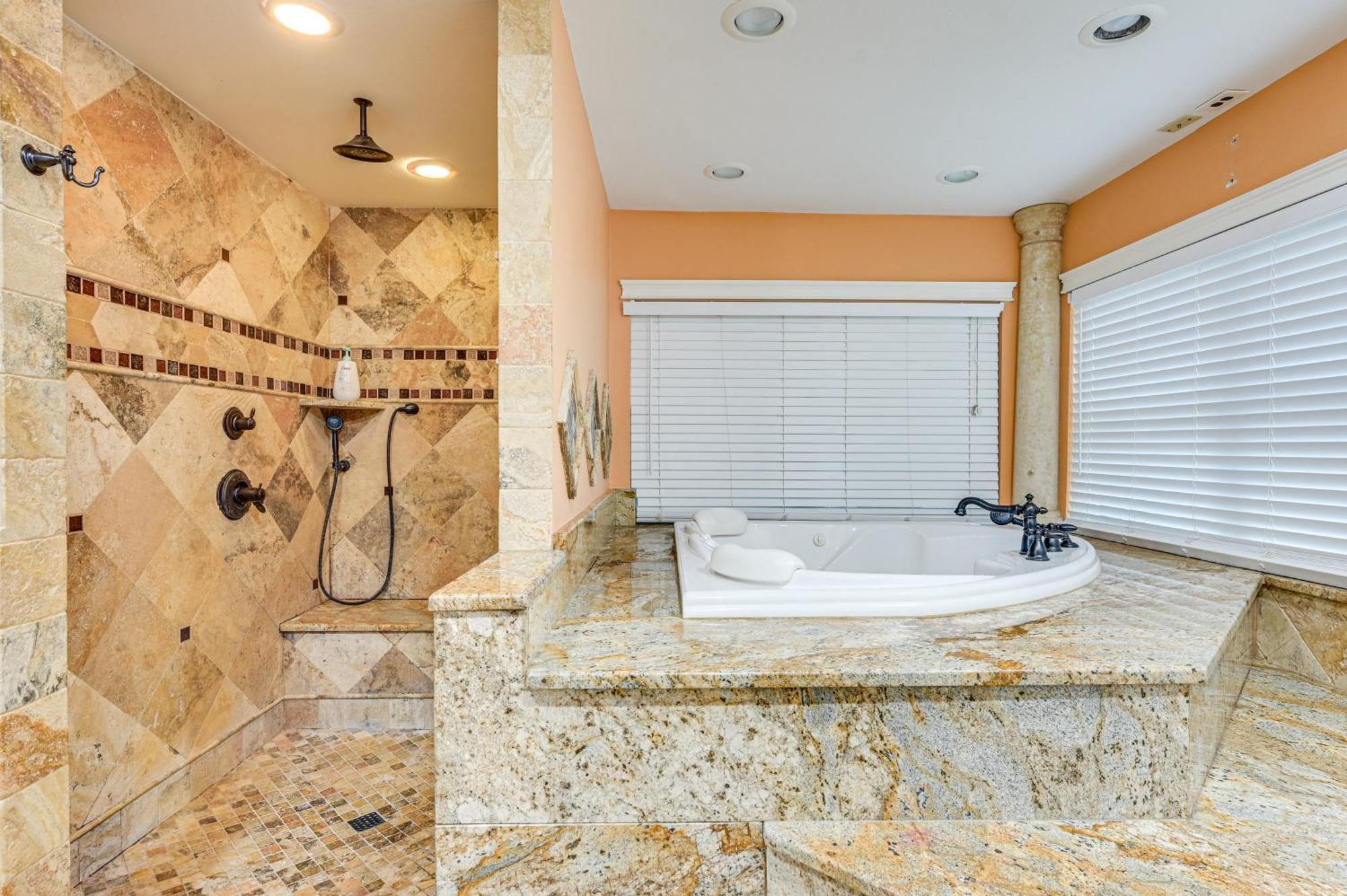 Lakefront Lutz Home With Hot Tub 15 Mi To Tampa Exterior photo